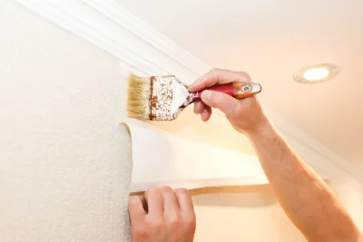 Pose de papier peint à Bessas — revêtements muraux et toiles de verre